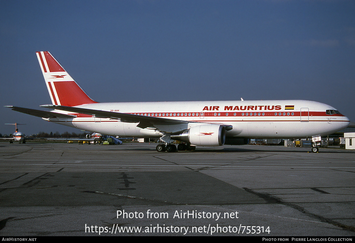 Aircraft Photo of 3B-NAK | Boeing 767-23B/ER | Air Mauritius | AirHistory.net #755314