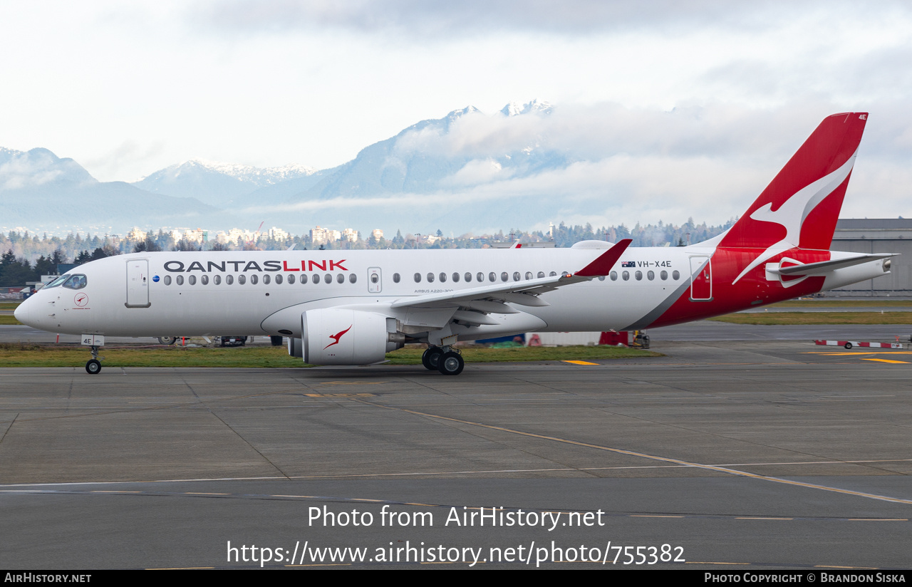 Aircraft Photo of VH-X4E | Airbus A220-300 (BD-500-1A11) | QantasLink | AirHistory.net #755382