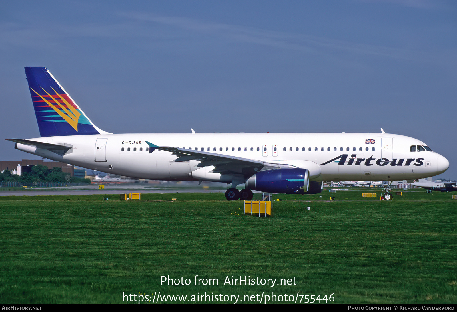 Aircraft Photo of G-DJAR | Airbus A320-231 | Airtours International | AirHistory.net #755446