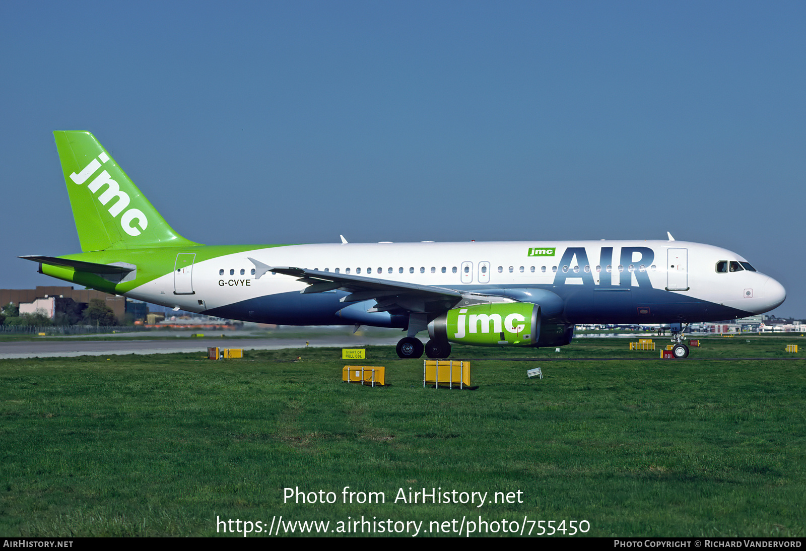 Aircraft Photo of G-CVYE | Airbus A320-231 | JMC Air | AirHistory.net #755450