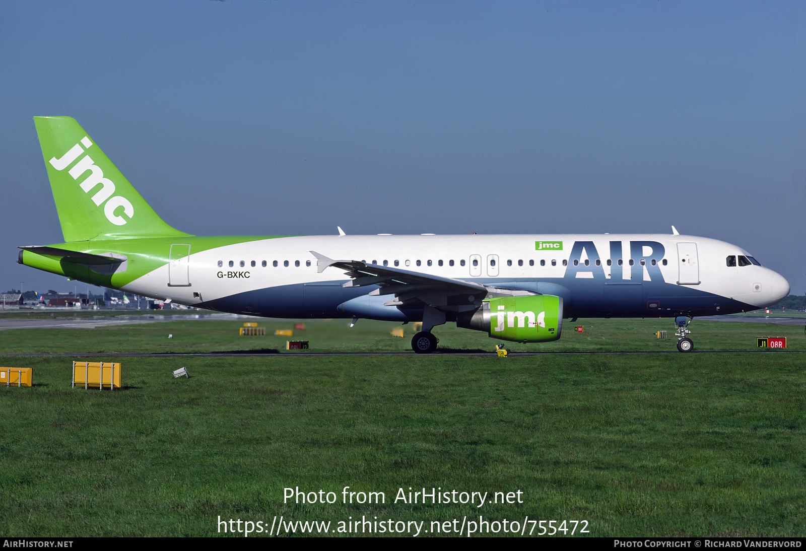 Aircraft Photo of G-BXKC | Airbus A320-214 | JMC Air | AirHistory.net #755472