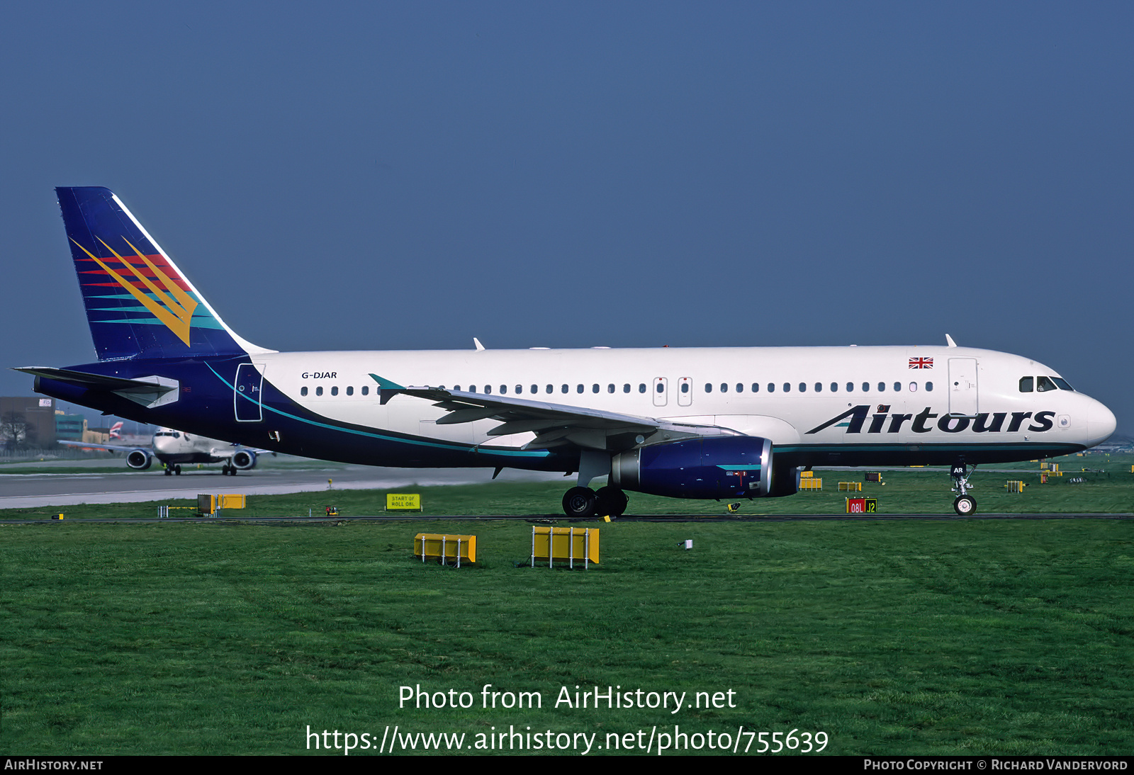 Aircraft Photo of G-DJAR | Airbus A320-231 | Airtours International | AirHistory.net #755639