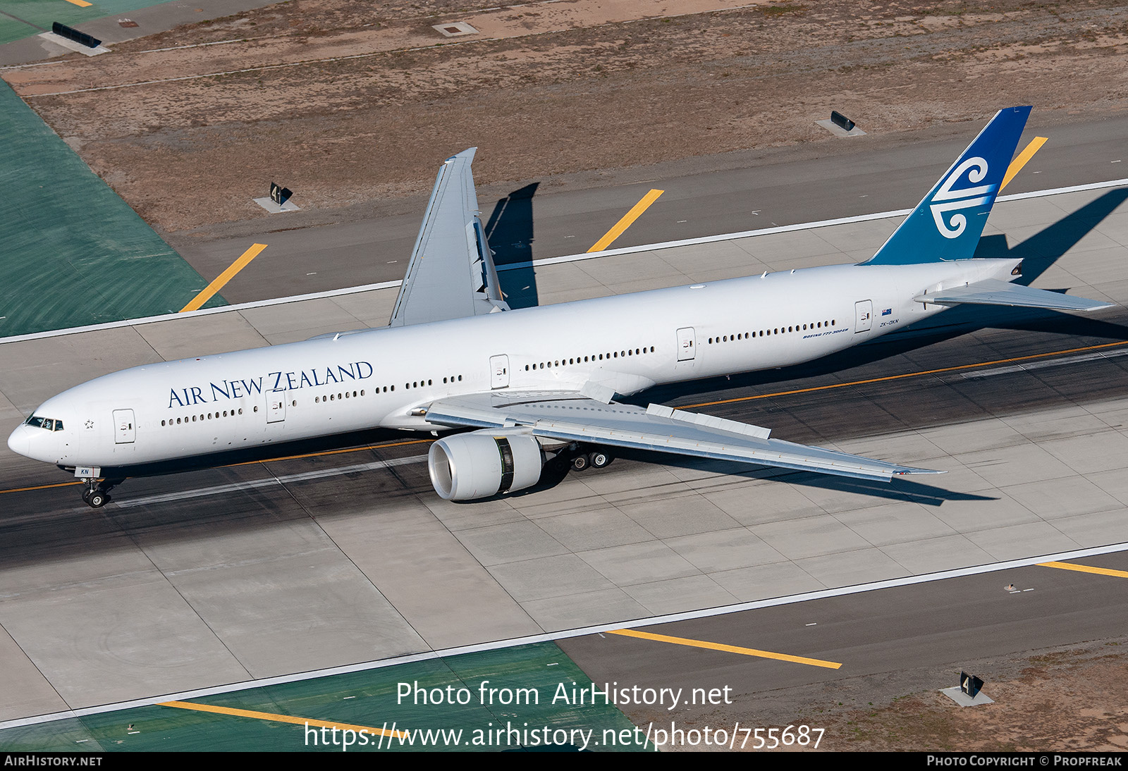 Aircraft Photo of ZK-OKN | Boeing 777-319/ER | Air New Zealand | AirHistory.net #755687