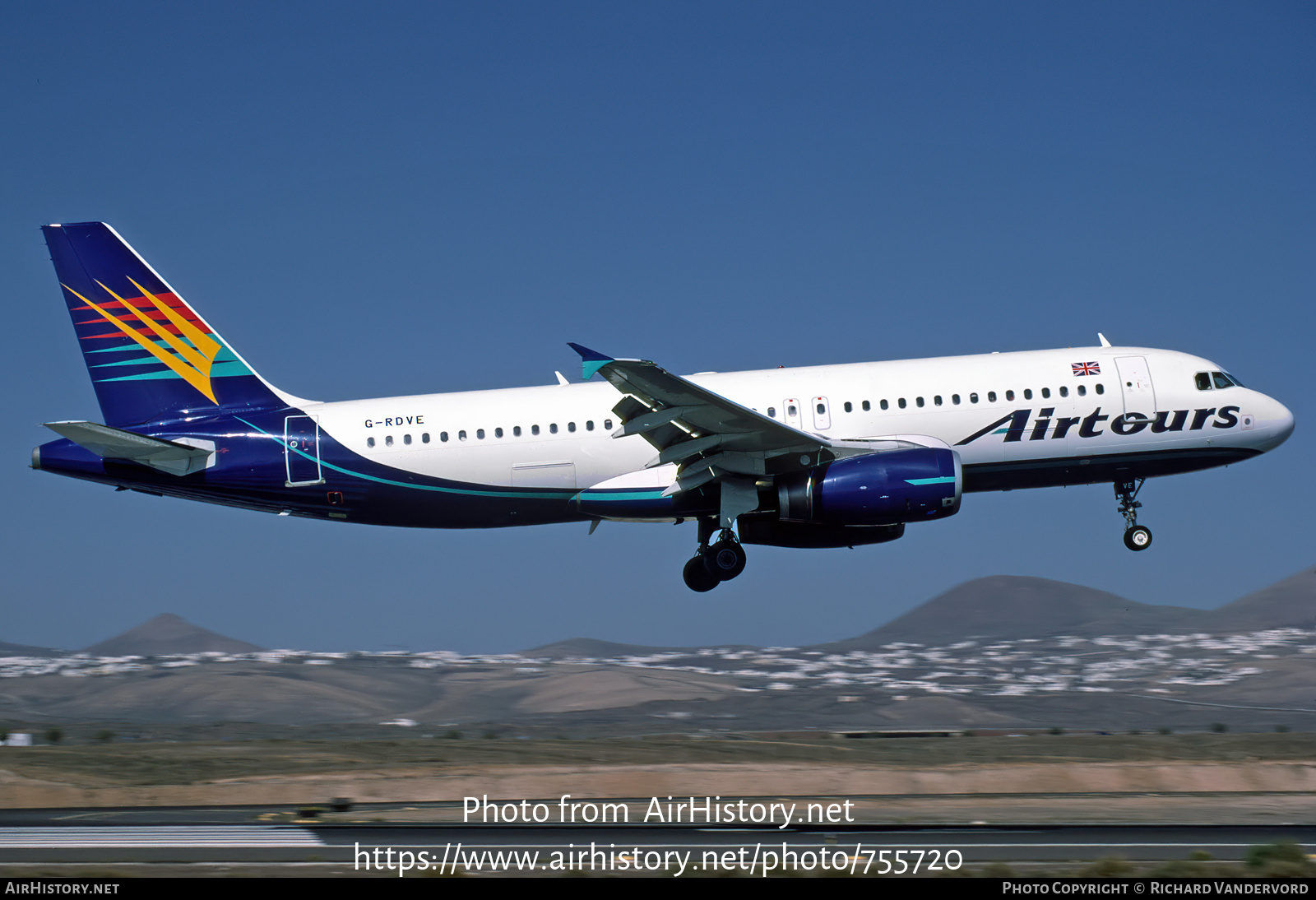 Aircraft Photo of G-RDVE | Airbus A320-231 | Airtours International | AirHistory.net #755720