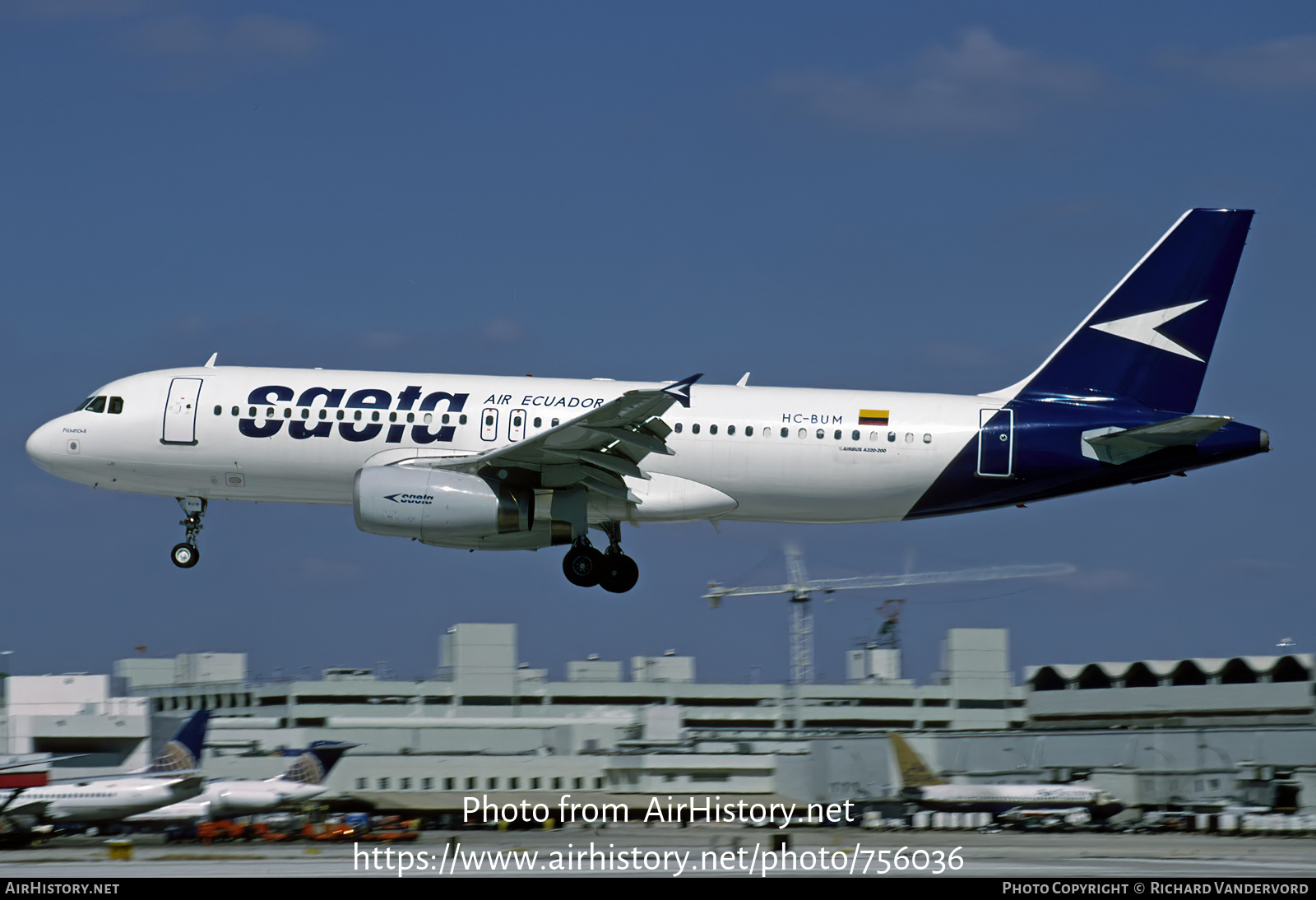 Aircraft Photo of HC-BUM | Airbus A320-232 | SAETA | AirHistory.net #756036