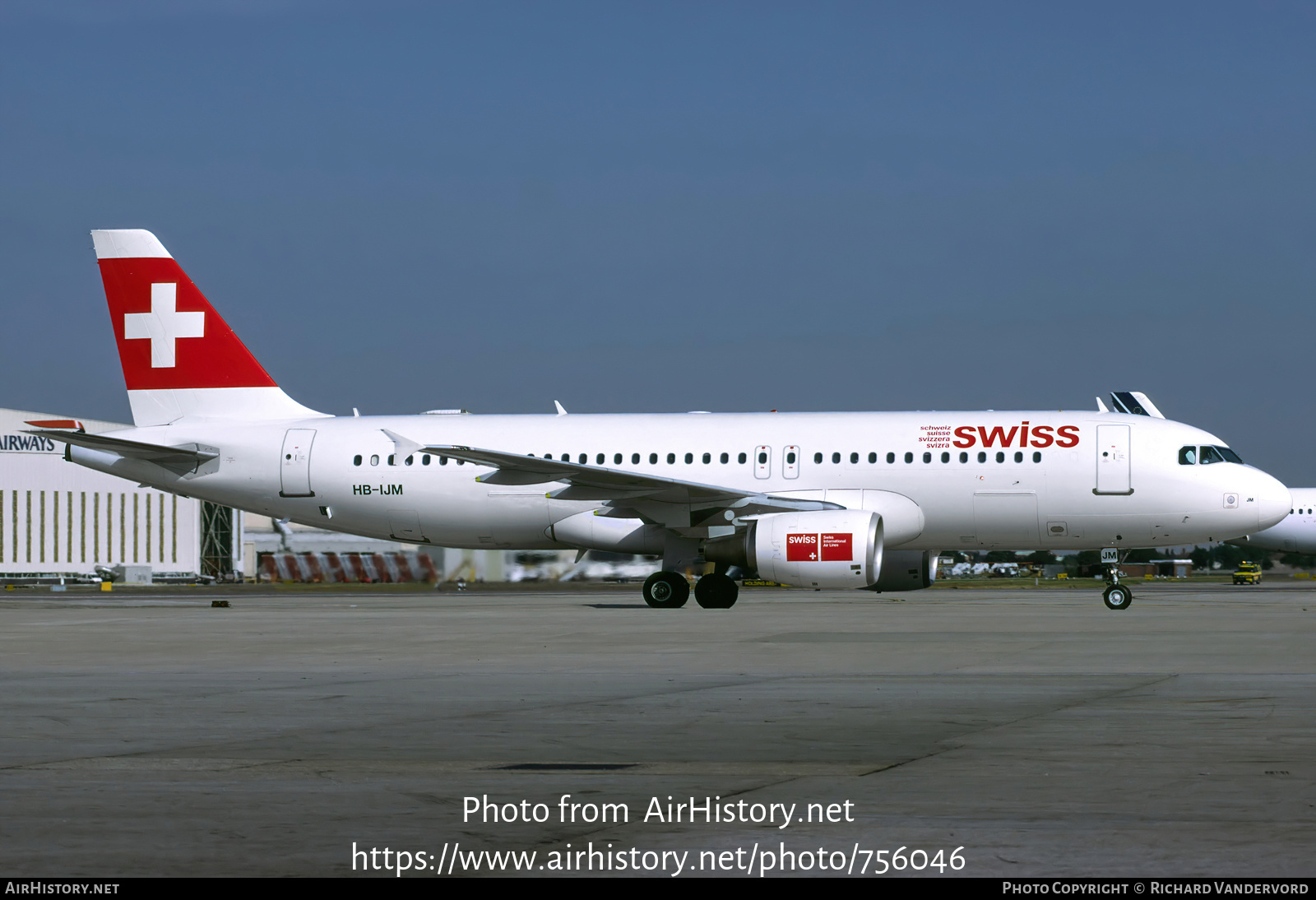 Aircraft Photo of HB-IJM | Airbus A320-214 | Swiss International Air Lines | AirHistory.net #756046