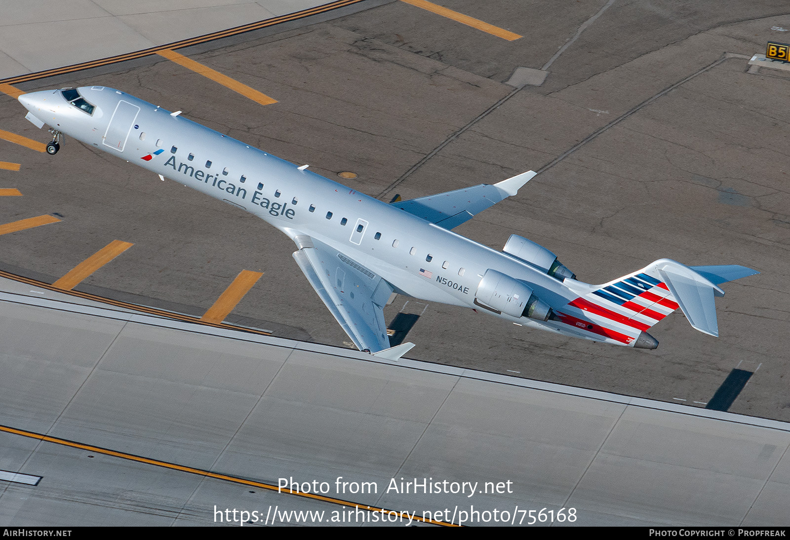 Aircraft Photo of N500AE | Bombardier CRJ-701ER (CL-600-2C10) | American Eagle | AirHistory.net #756168