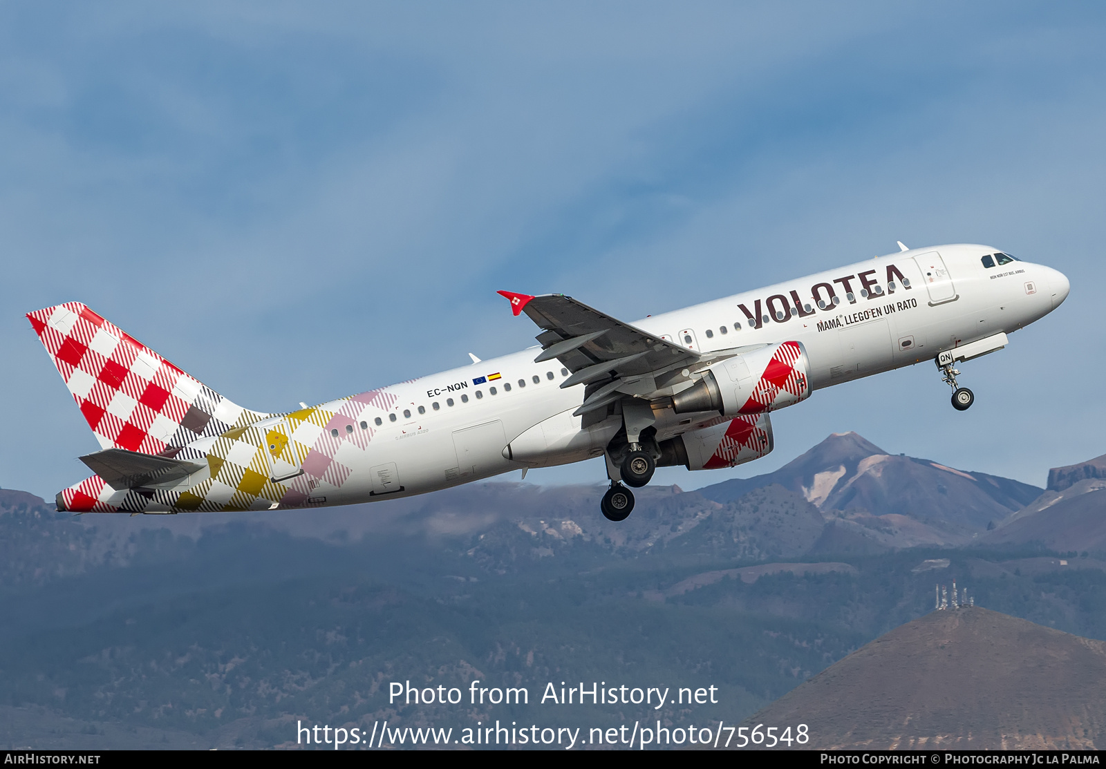 Aircraft Photo of EC-NQN | Airbus A320-214 | Volotea | AirHistory.net #756548