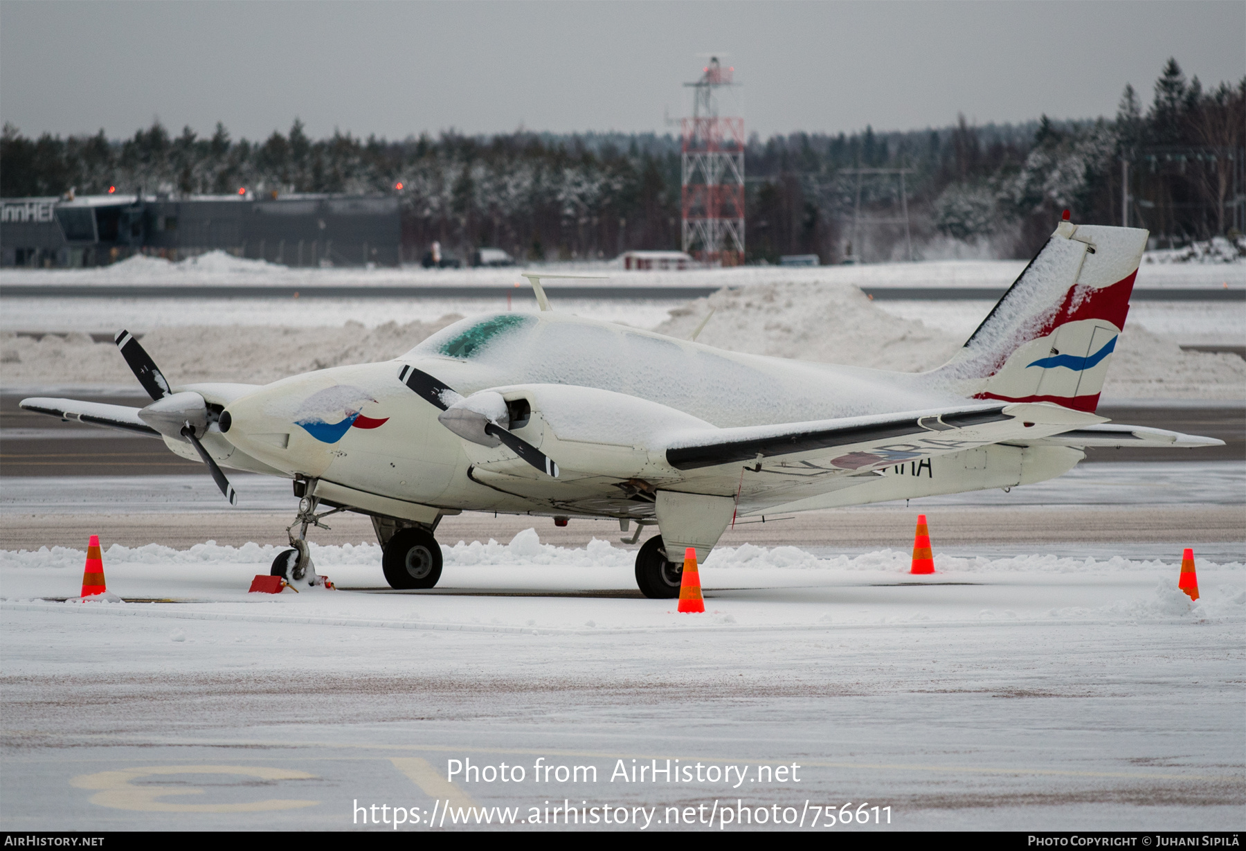 Aircraft Photo of LY-ARA | Beech B55 Baron (95-B55) | AirHistory.net #756611