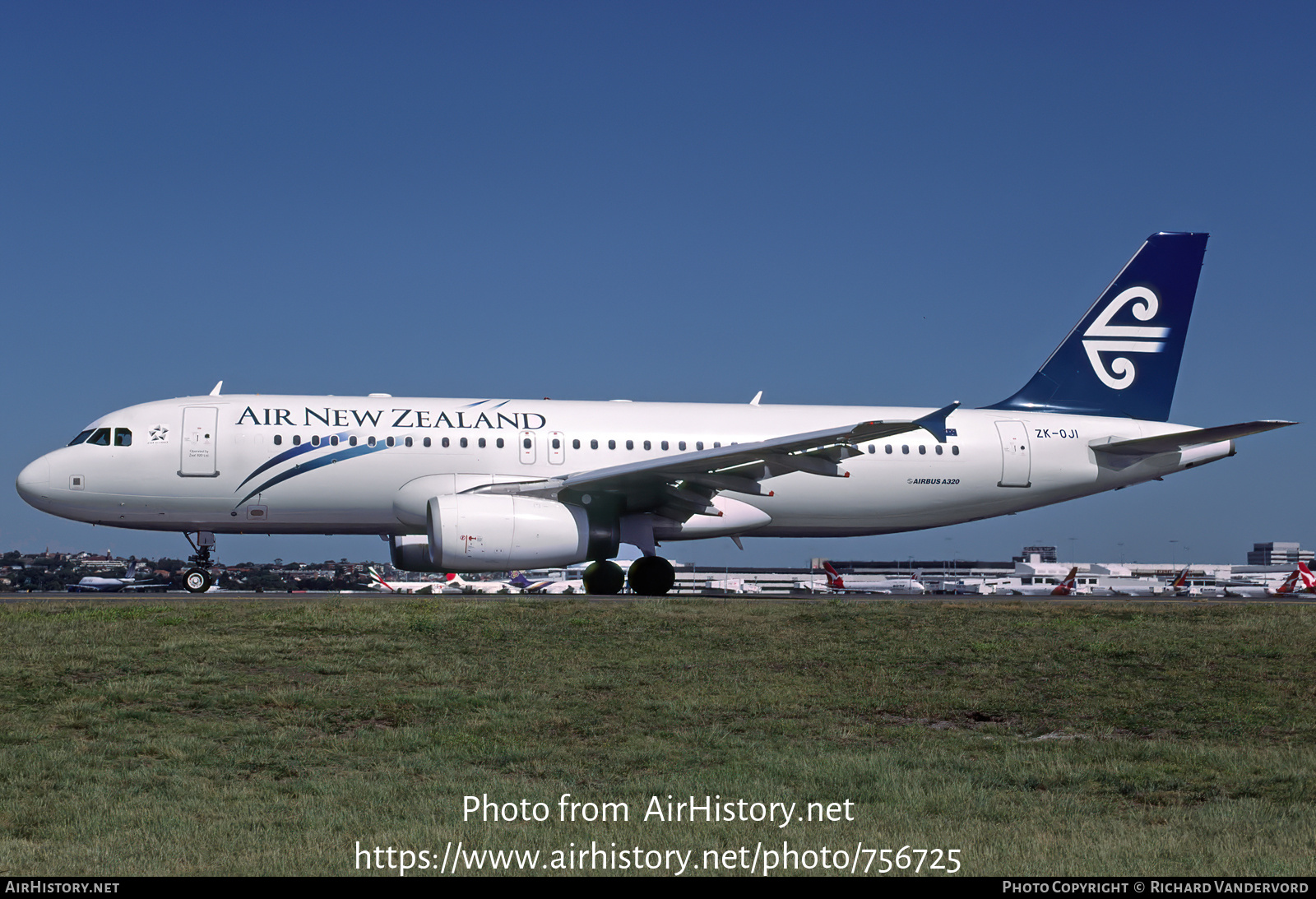 Aircraft Photo of ZK-OJI | Airbus A320-232 | Air New Zealand | AirHistory.net #756725