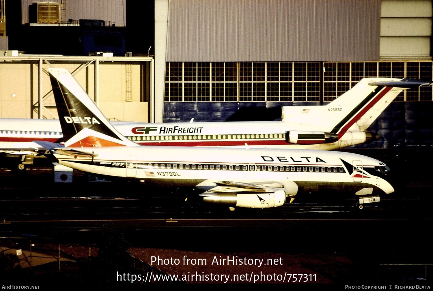 Aircraft Photo of N379DL | Boeing 737-247/Adv | Delta Air Lines | AirHistory.net #757311