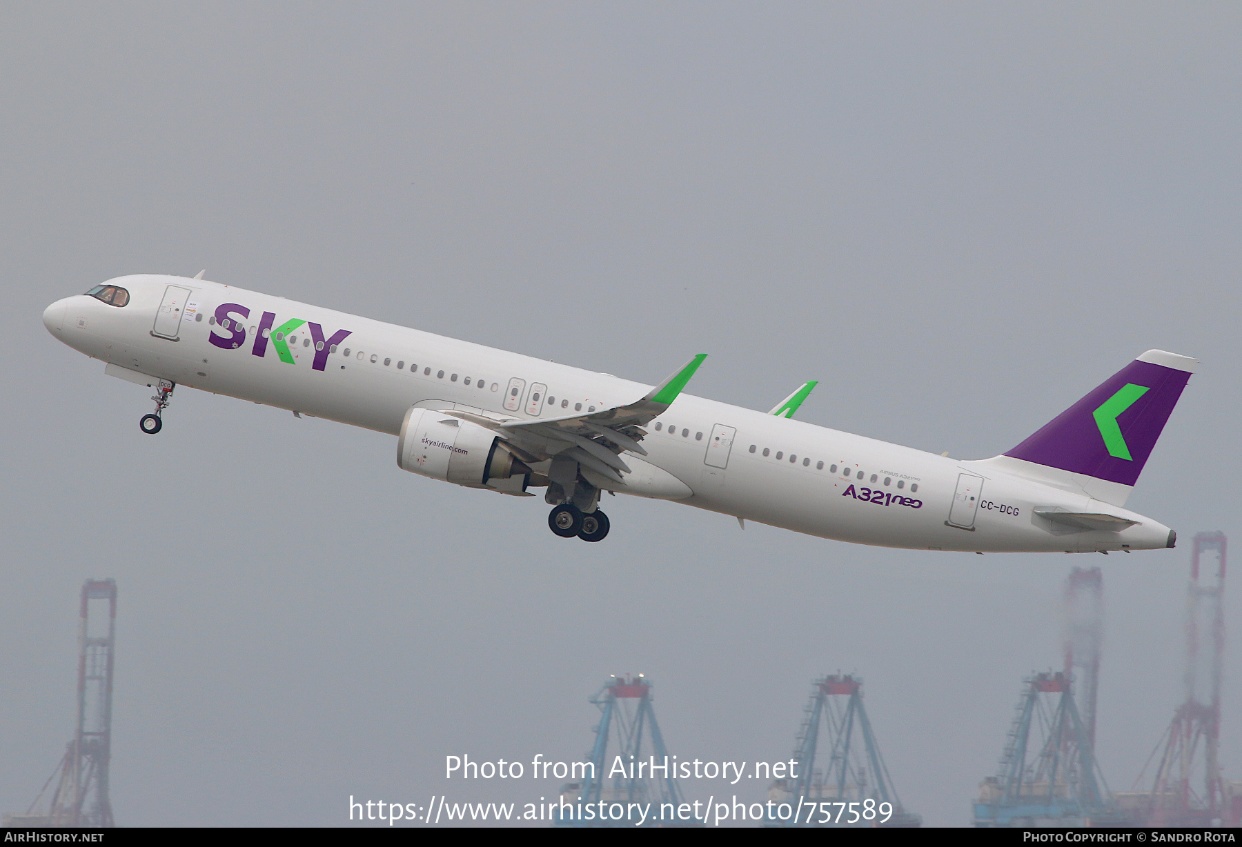 Aircraft Photo of CC-DCG | Airbus A321-251NX | Sky Airline | AirHistory.net #757589