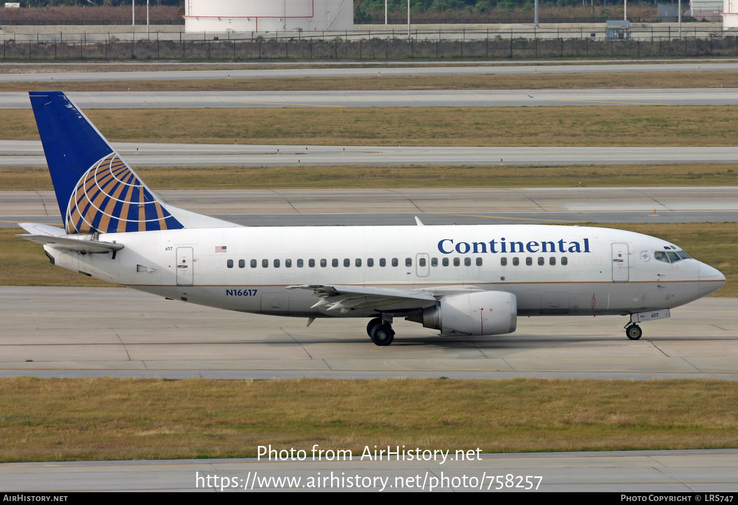 Aircraft Photo of N16617 | Boeing 737-524 | Continental Airlines | AirHistory.net #758257