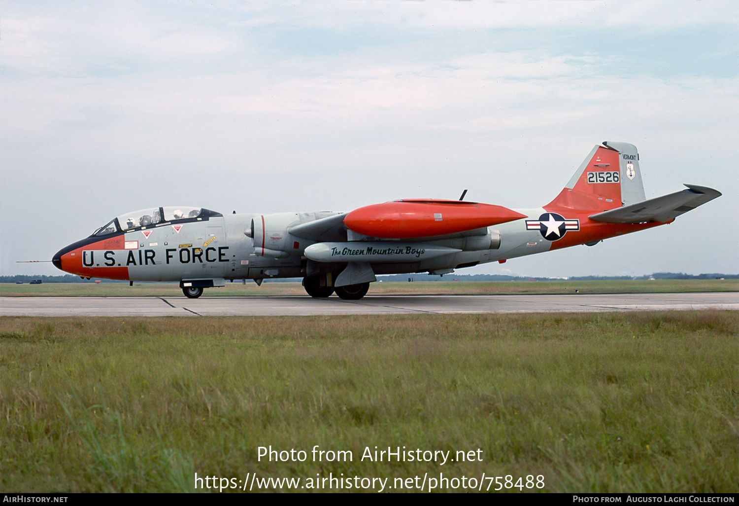 Aircraft Photo of 52-1526 / 21526 | Martin EB-57B Canberra | USA - Air Force | AirHistory.net #758488