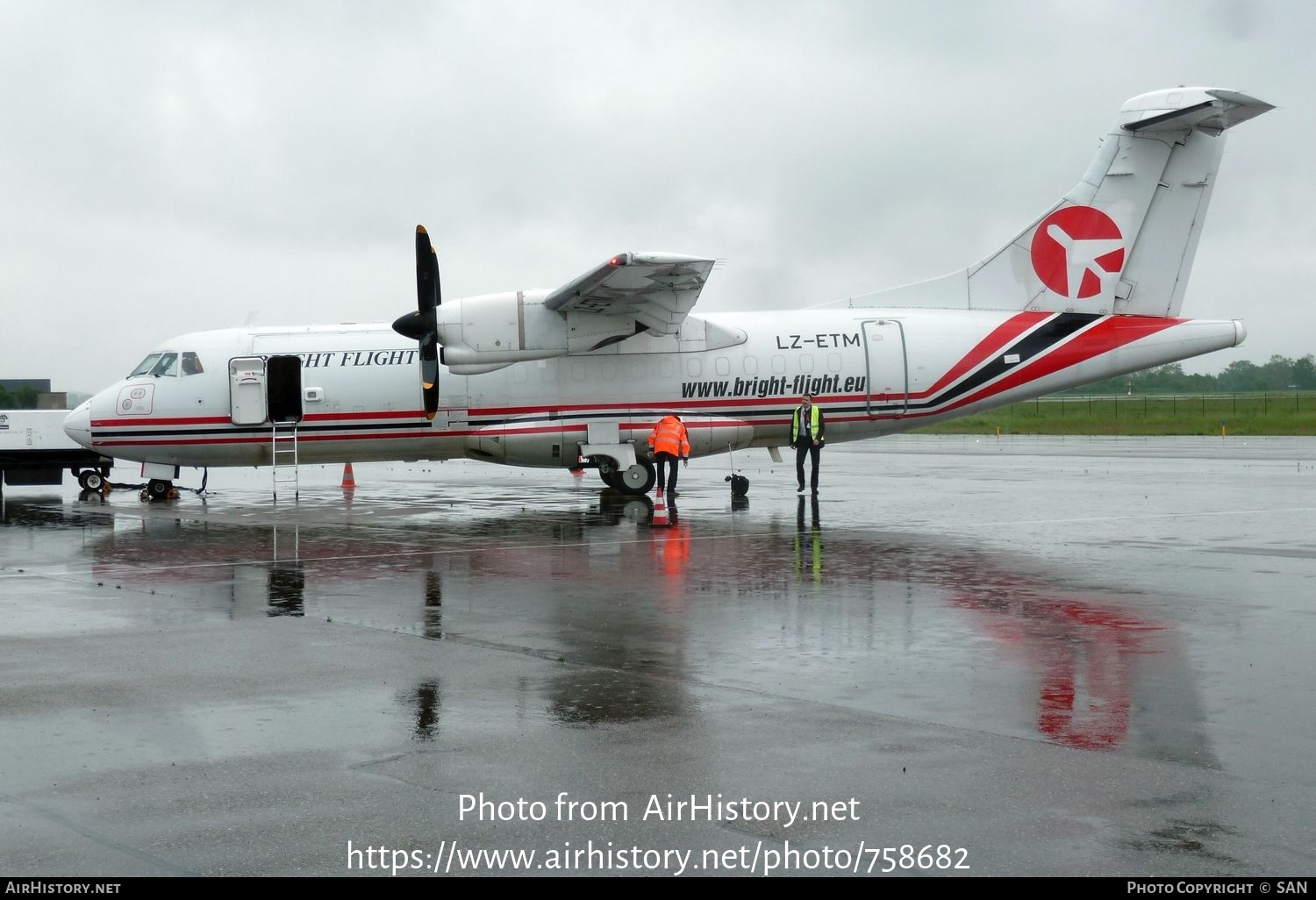 Aircraft Photo of LY-ETM | ATR ATR-42-300/F | Bright Flight | AirHistory.net #758682