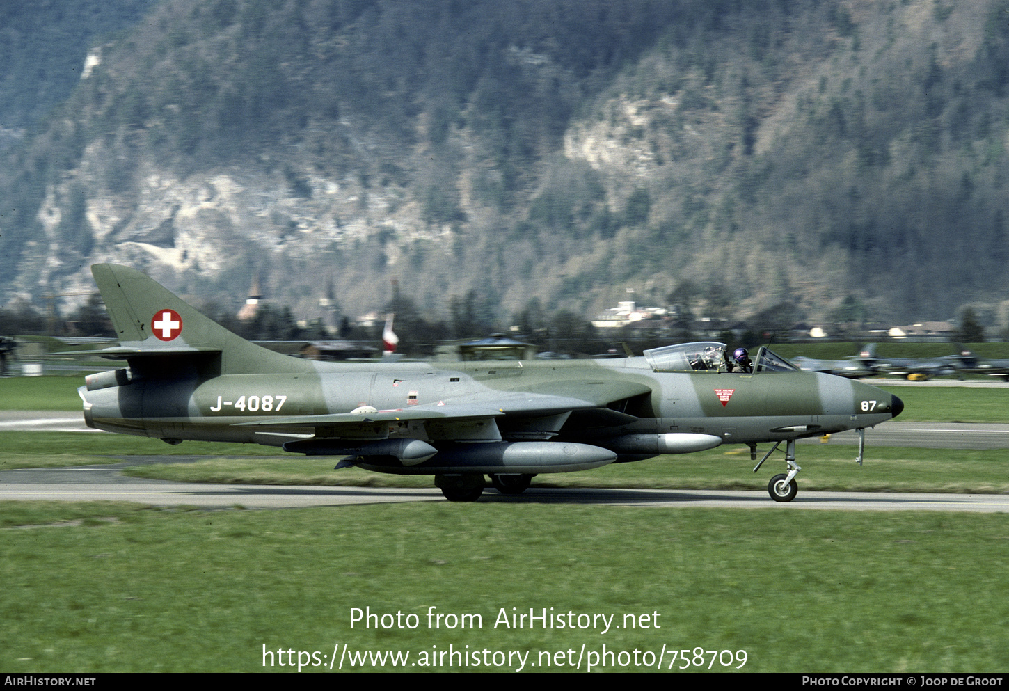 Aircraft Photo of J-4087 | Hawker Hunter F58 | Switzerland - Air Force | AirHistory.net #758709