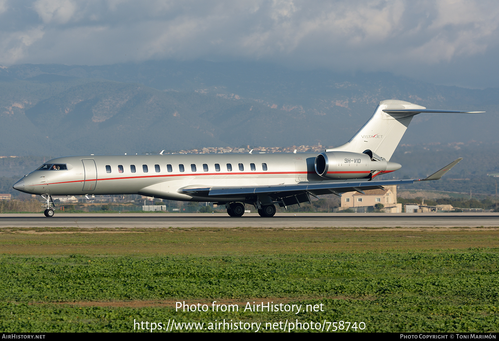 Aircraft Photo of 9H-VID | Bombardier Global 7500 (BD-700-2A12) | VistaJet | AirHistory.net #758740