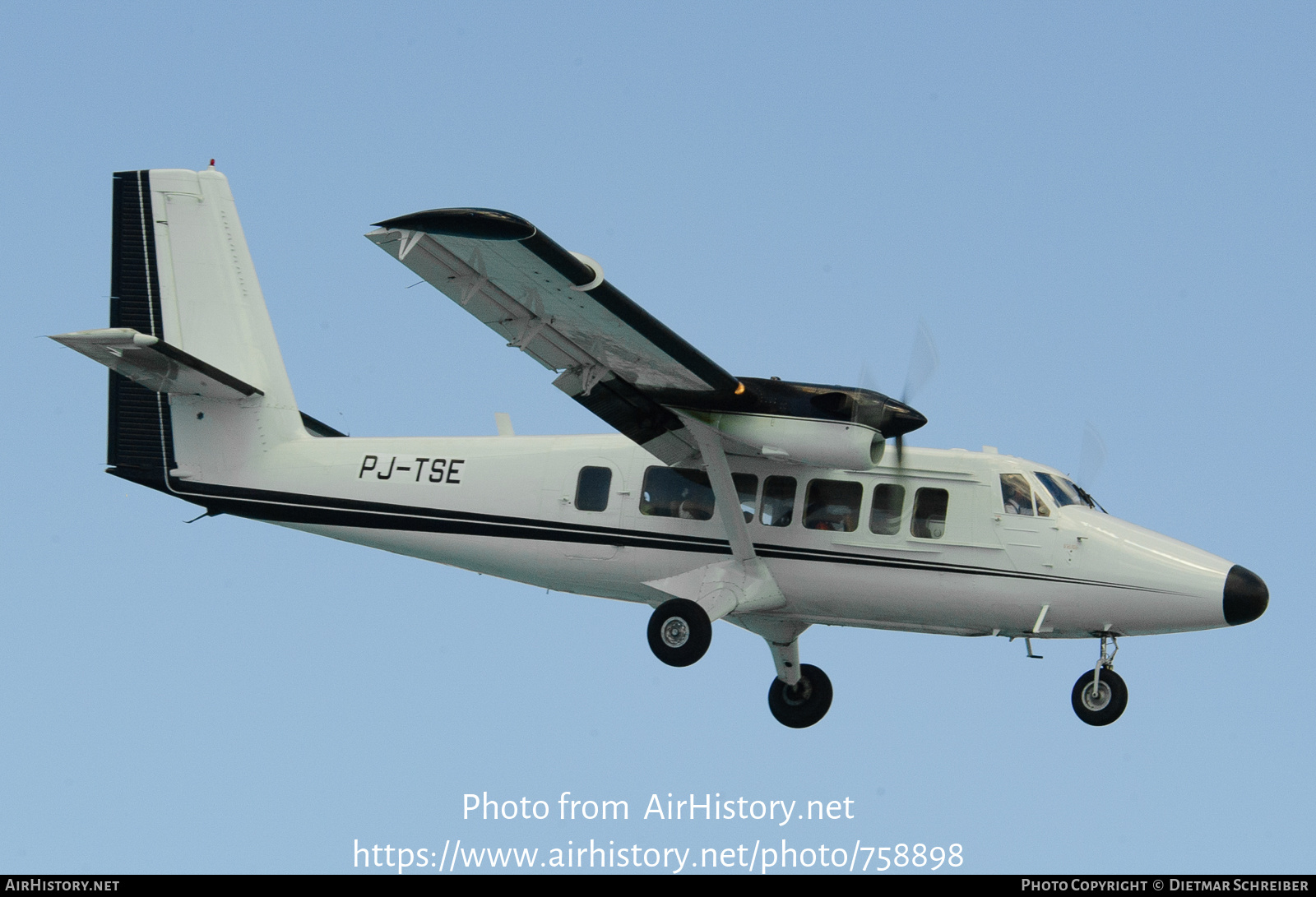 Aircraft Photo of PJ-TSE | De Havilland Canada DHC-6-300 Twin Otter | Winair - Windward Islands Airways | AirHistory.net #758898