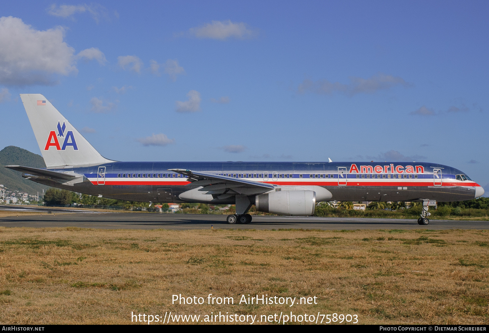 Aircraft Photo of N680AN | Boeing 757-223 | American Airlines | AirHistory.net #758903