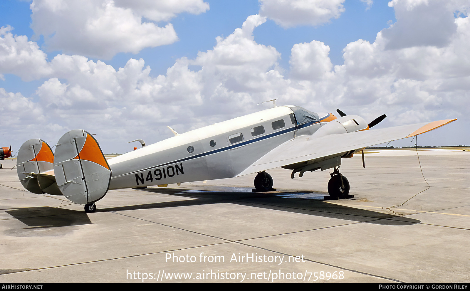 Aircraft Photo of N4910N | Beech C18S | AirHistory.net #758968