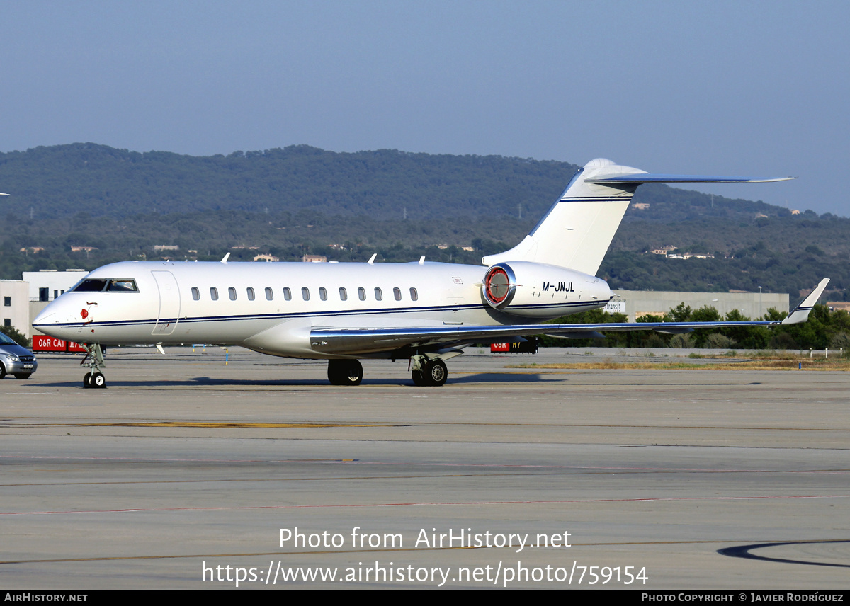 Aircraft Photo of M-JNJL | Bombardier Global Express (BD-700-1A10) | AirHistory.net #759154