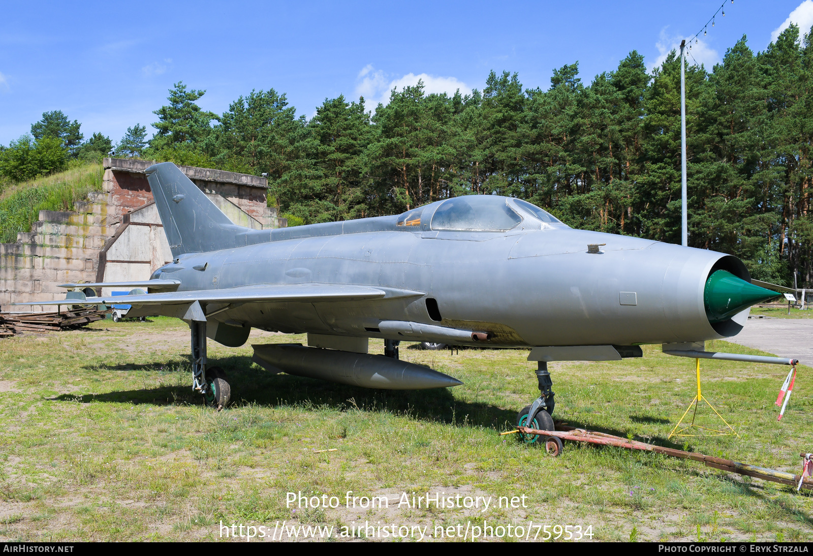 Aircraft Photo of 708 | Mikoyan-Gurevich MiG-21F-13 | East Germany - Air Force | AirHistory.net #759534