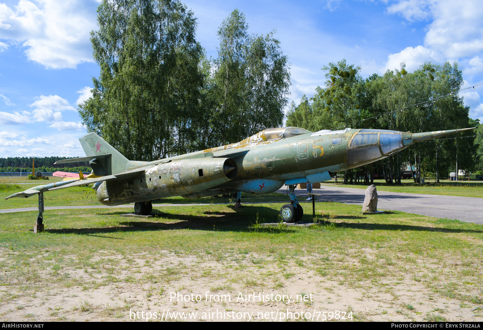 Aircraft Photo of 25 red | Yakovlev Yak-28R | Russia - Air Force | AirHistory.net #759824