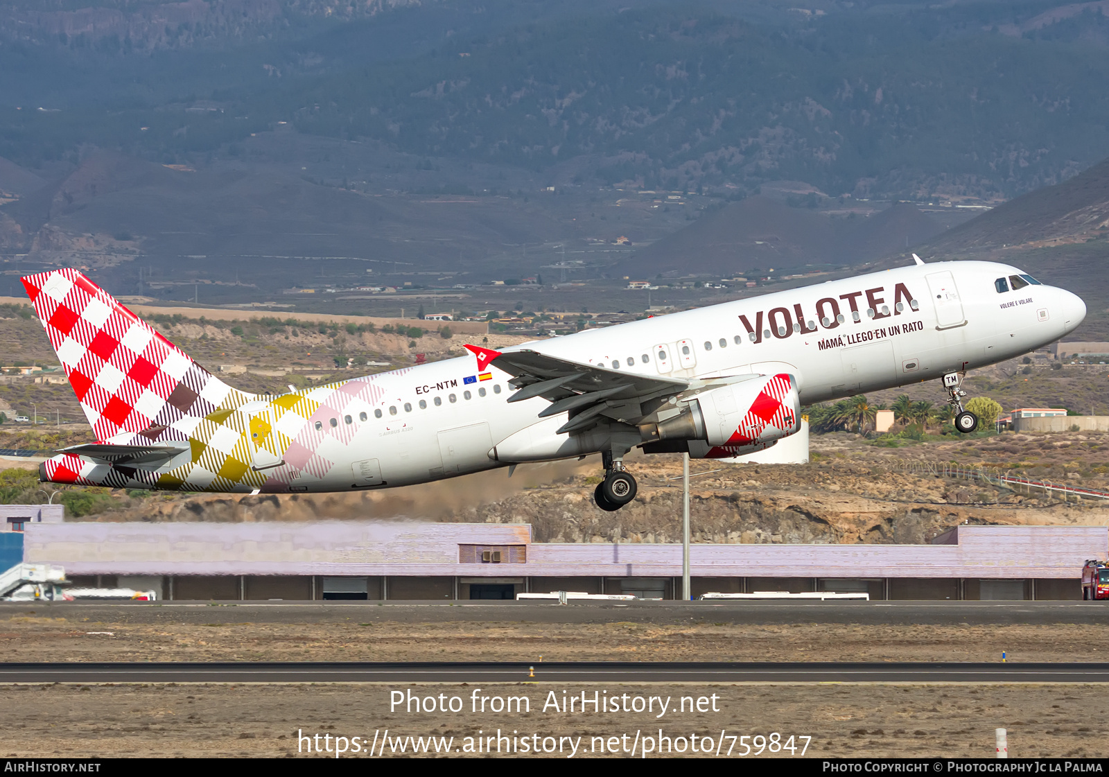 Aircraft Photo of EC-NTM | Airbus A320-216 | Volotea | AirHistory.net #759847