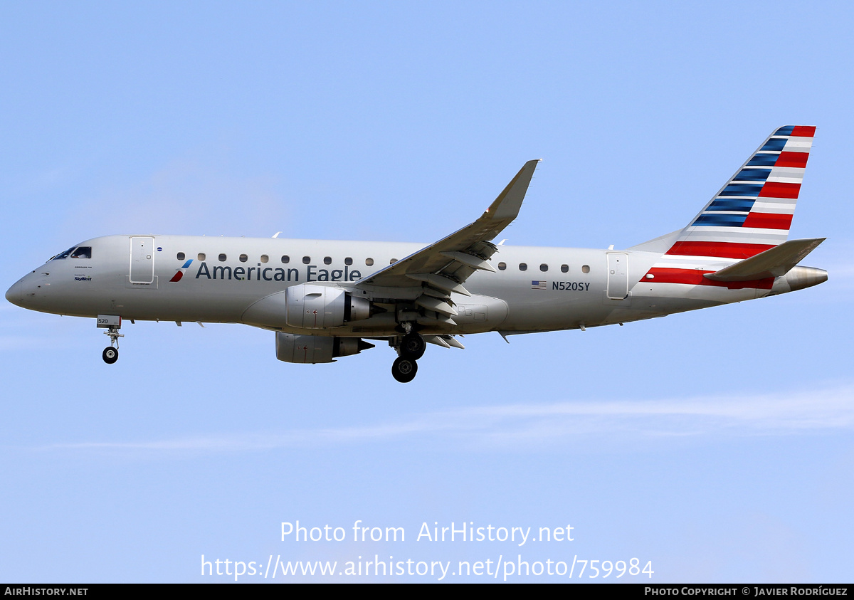 Aircraft Photo of N520SY | Embraer 175LR (ERJ-170-200LR) | American Eagle | AirHistory.net #759984