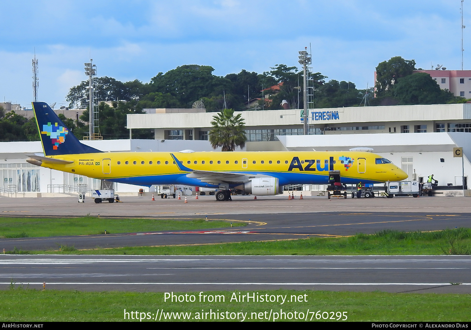 Aircraft Photo of PR-AUA | Embraer 195AR (ERJ-190-200IGW) | Azul Linhas Aéreas Brasileiras | AirHistory.net #760295