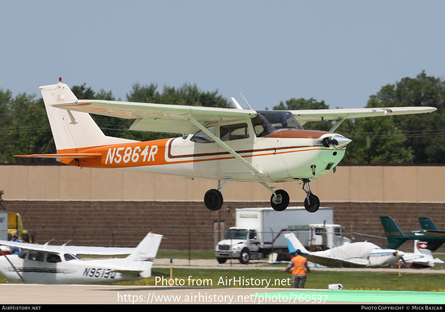 Aircraft Photo of N5864R | Cessna 172G Skyhawk | AirHistory.net #760537