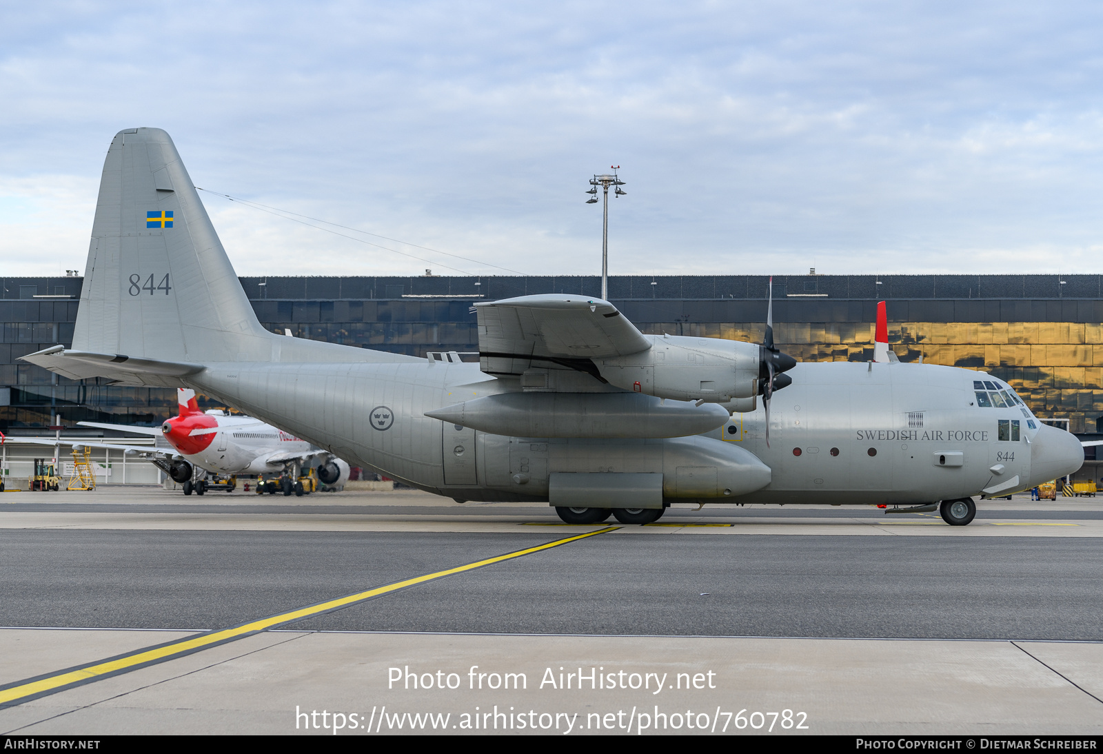 Aircraft Photo of 84004 | Lockheed Tp84 Hercules | Sweden - Air Force | AirHistory.net #760782