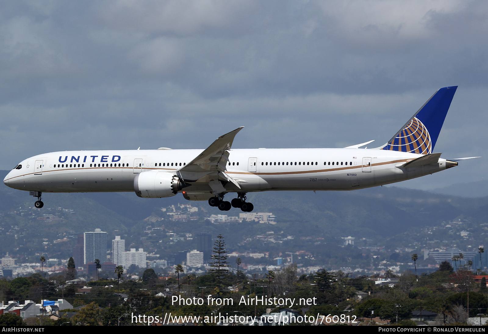 Aircraft Photo of N17002 | Boeing 787-10 Dreamliner | United Airlines | AirHistory.net #760812