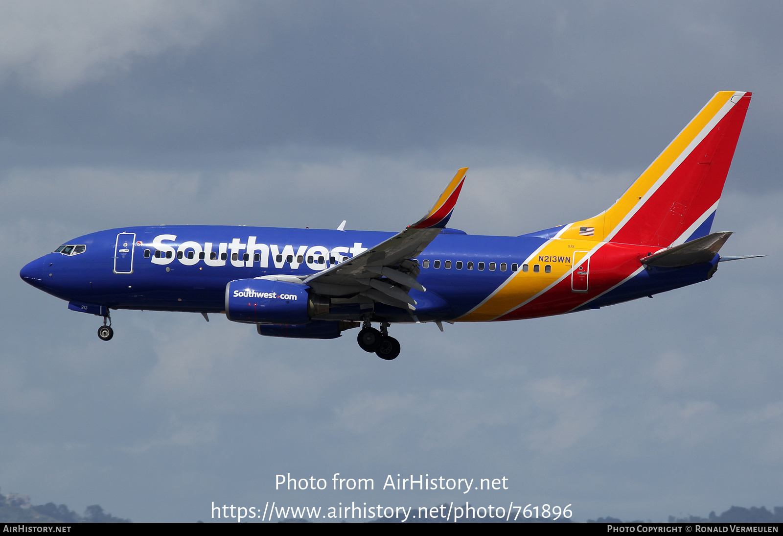 Aircraft Photo of N213WN | Boeing 737-7H4 | Southwest Airlines | AirHistory.net #761896