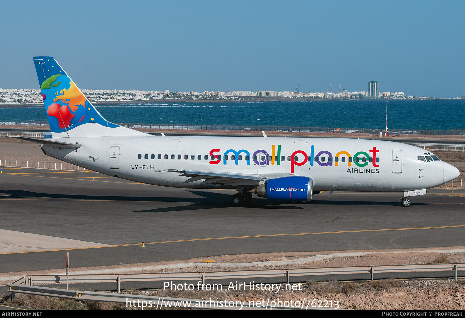 Aircraft Photo of LY-FLH | Boeing 737-382 | Small Planet Airlines | AirHistory.net #762213