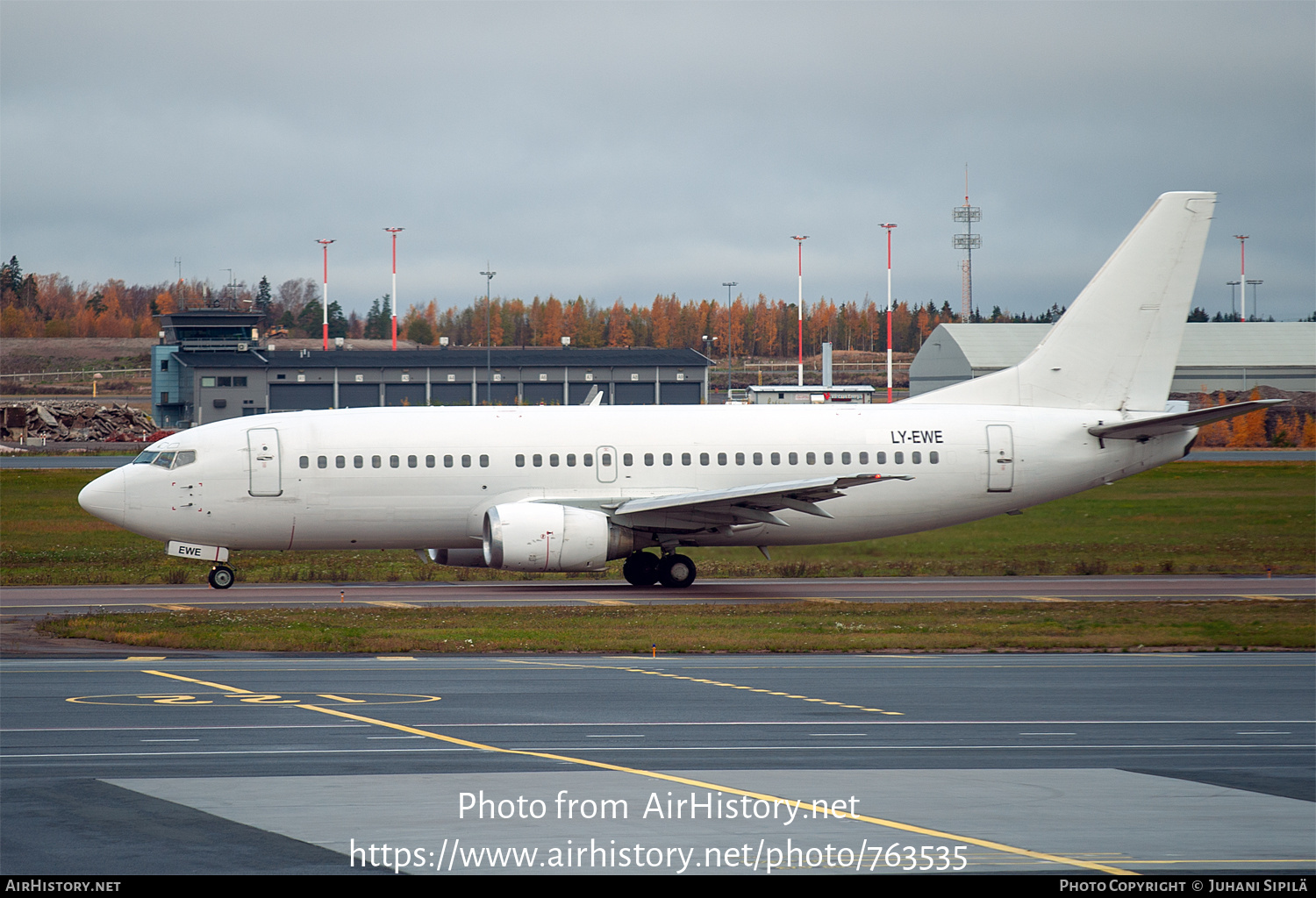 Aircraft Photo of LY-EWE | Boeing 737-33R | AirHistory.net #763535