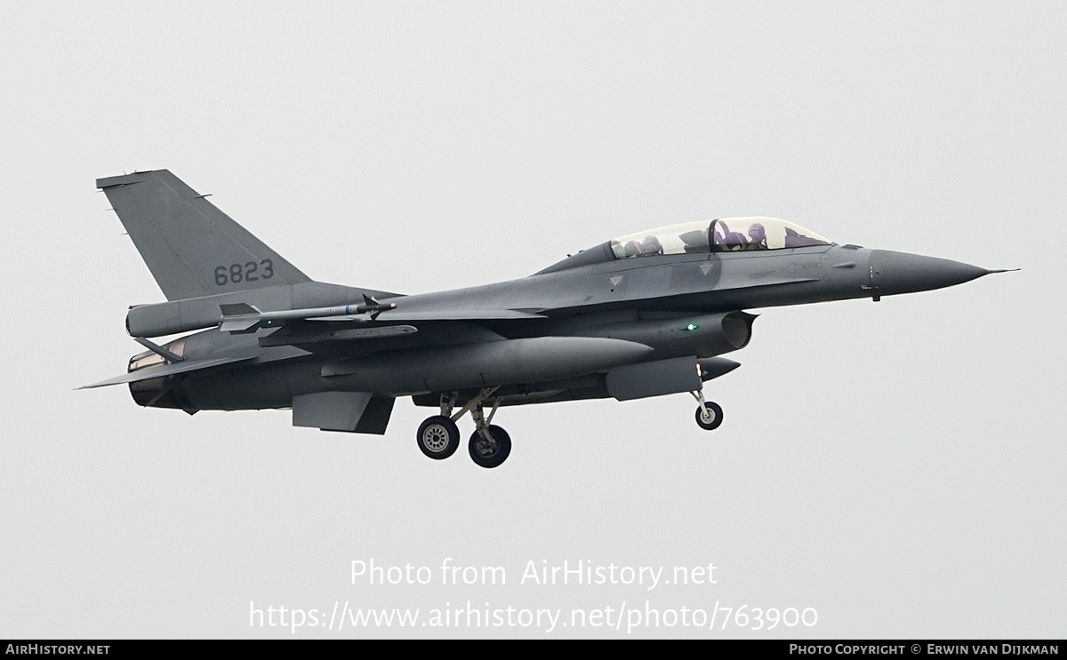 Aircraft Photo of 6823 | General Dynamics F-16B Fighting Falcon | Taiwan - Air Force | AirHistory.net #763900