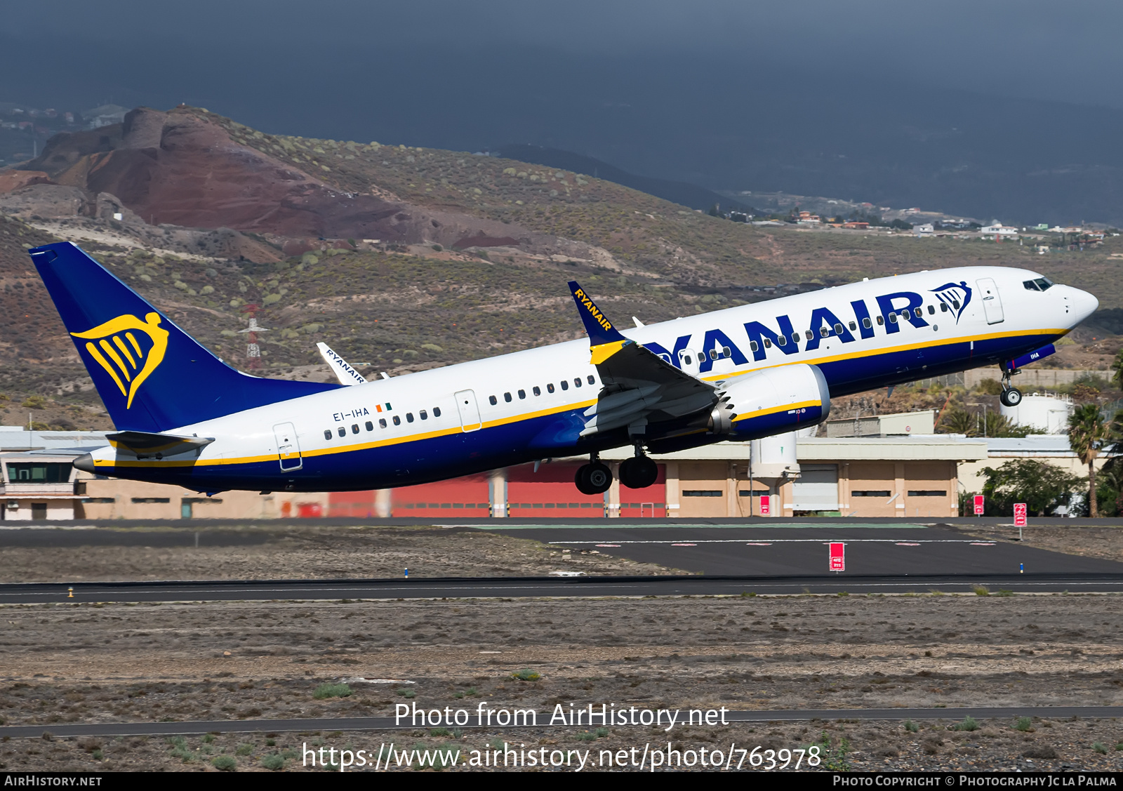 Aircraft Photo of EI-IHA | Boeing 737-8200 Max 200 | Ryanair | AirHistory.net #763978