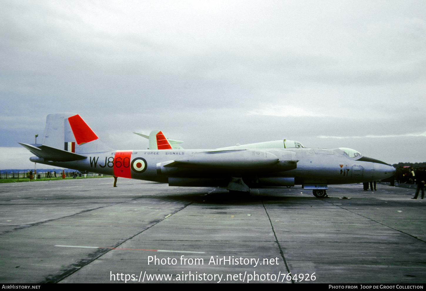 Aircraft Photo of WJ860 | English Electric Canberra T4 | UK - Air Force | AirHistory.net #764926