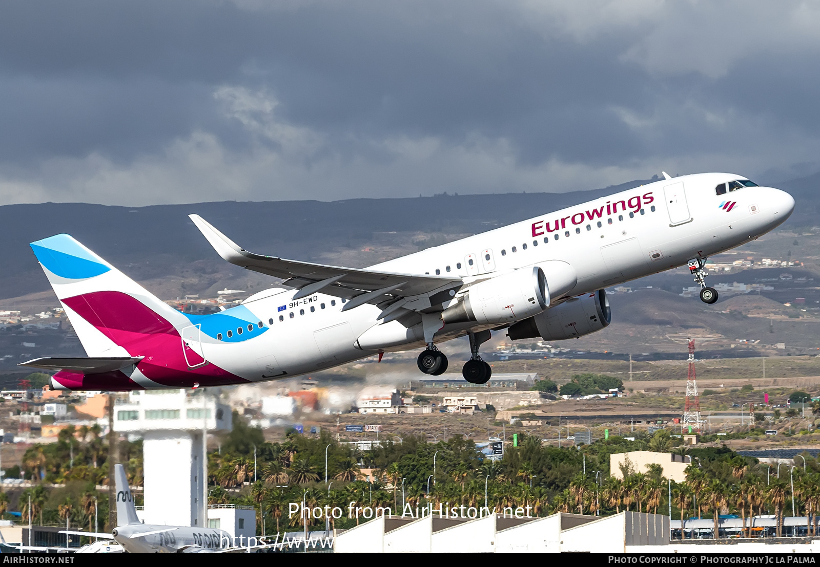 Aircraft Photo of 9H-EWD | Airbus A320-214 | Eurowings | AirHistory.net #764954