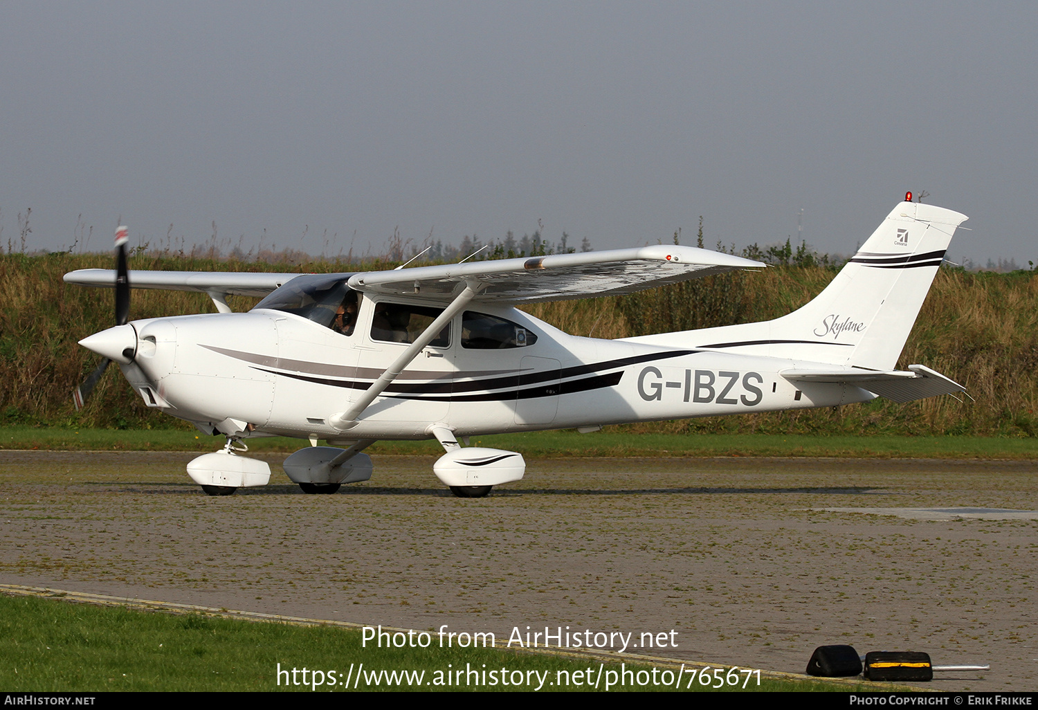 Aircraft Photo of G-IBZS | Cessna 182S Skylane | AirHistory.net #765671