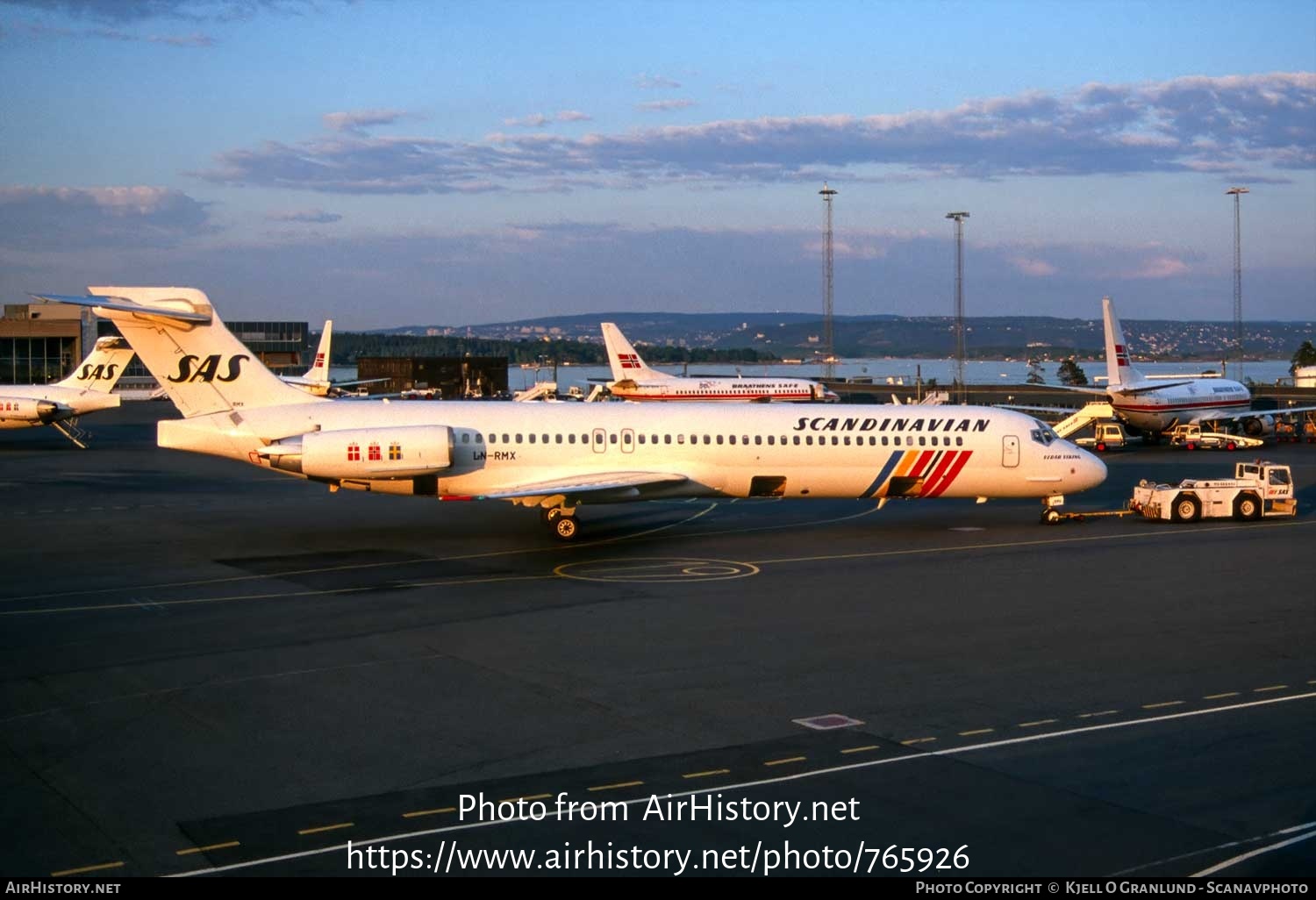 Aircraft Photo of LN-RMX | McDonnell Douglas MD-87 (DC-9-87) | Scandinavian Airlines - SAS | AirHistory.net #765926