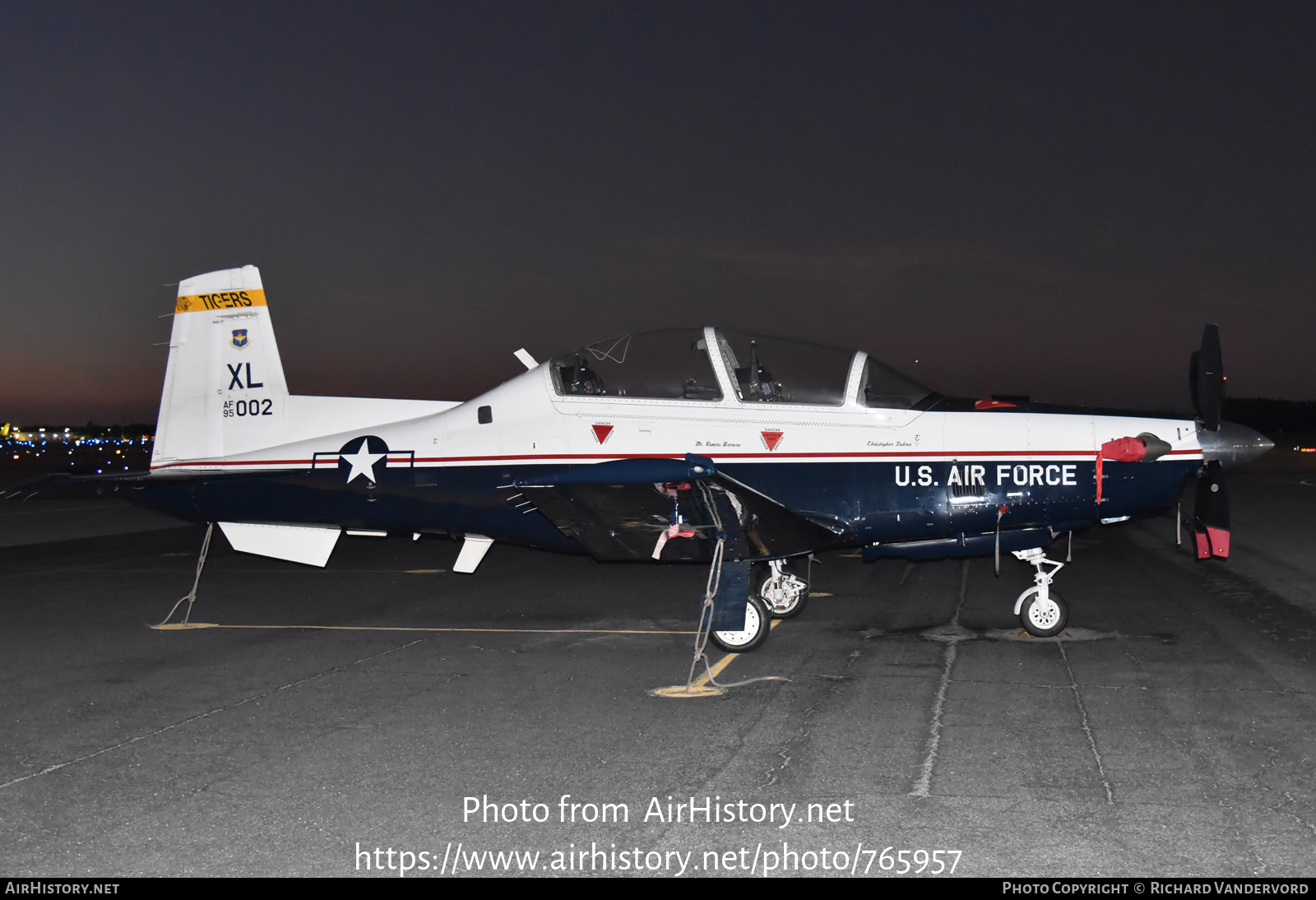 Aircraft Photo of 95-3002 | Raytheon T-6A Texan II | USA - Air Force | AirHistory.net #765957