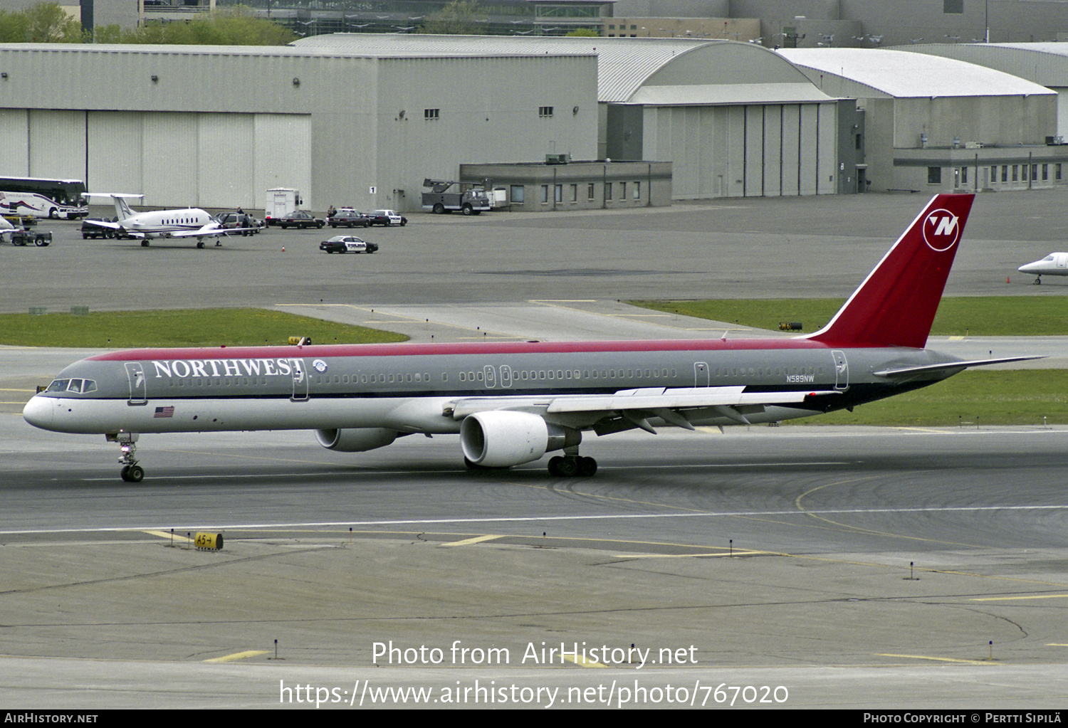 Aircraft Photo of N589NW | Boeing 757-351 | Northwest Airlines | AirHistory.net #767020