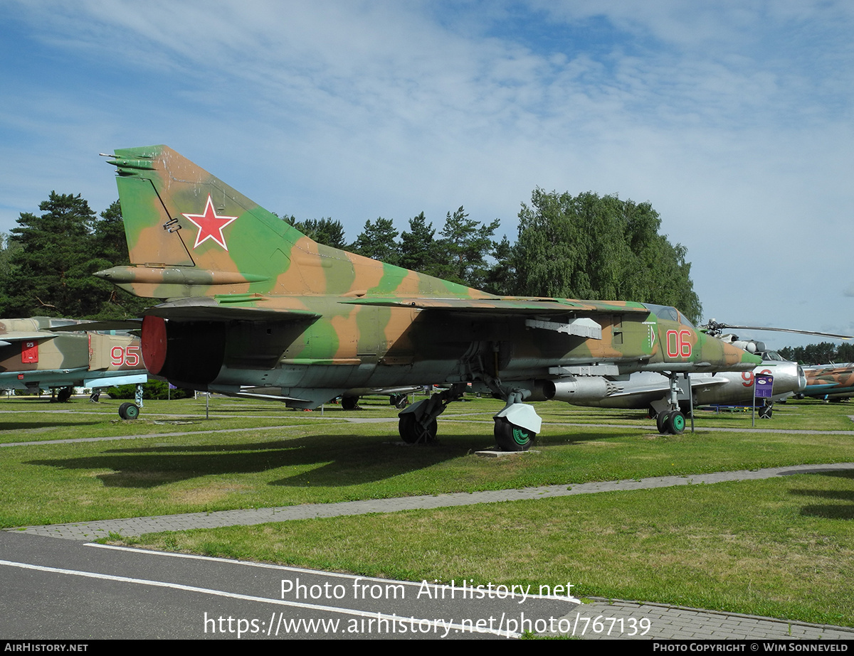 Aircraft Photo of 06 red | Mikoyan-Gurevich MiG-27K | Belarus - Air Force | AirHistory.net #767139