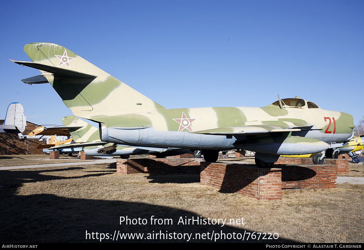 Aircraft Photo of 21 | Mikoyan-Gurevich MiG-17PF | Bulgaria - Air Force | AirHistory.net #767220