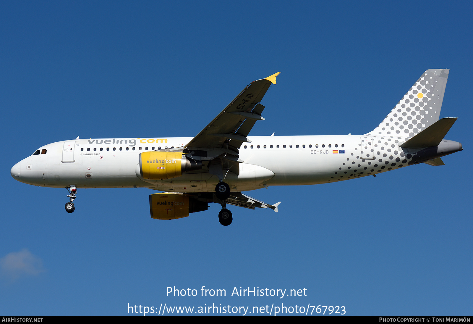 Aircraft Photo of EC-KJD | Airbus A320-216 | Vueling Airlines | AirHistory.net #767923