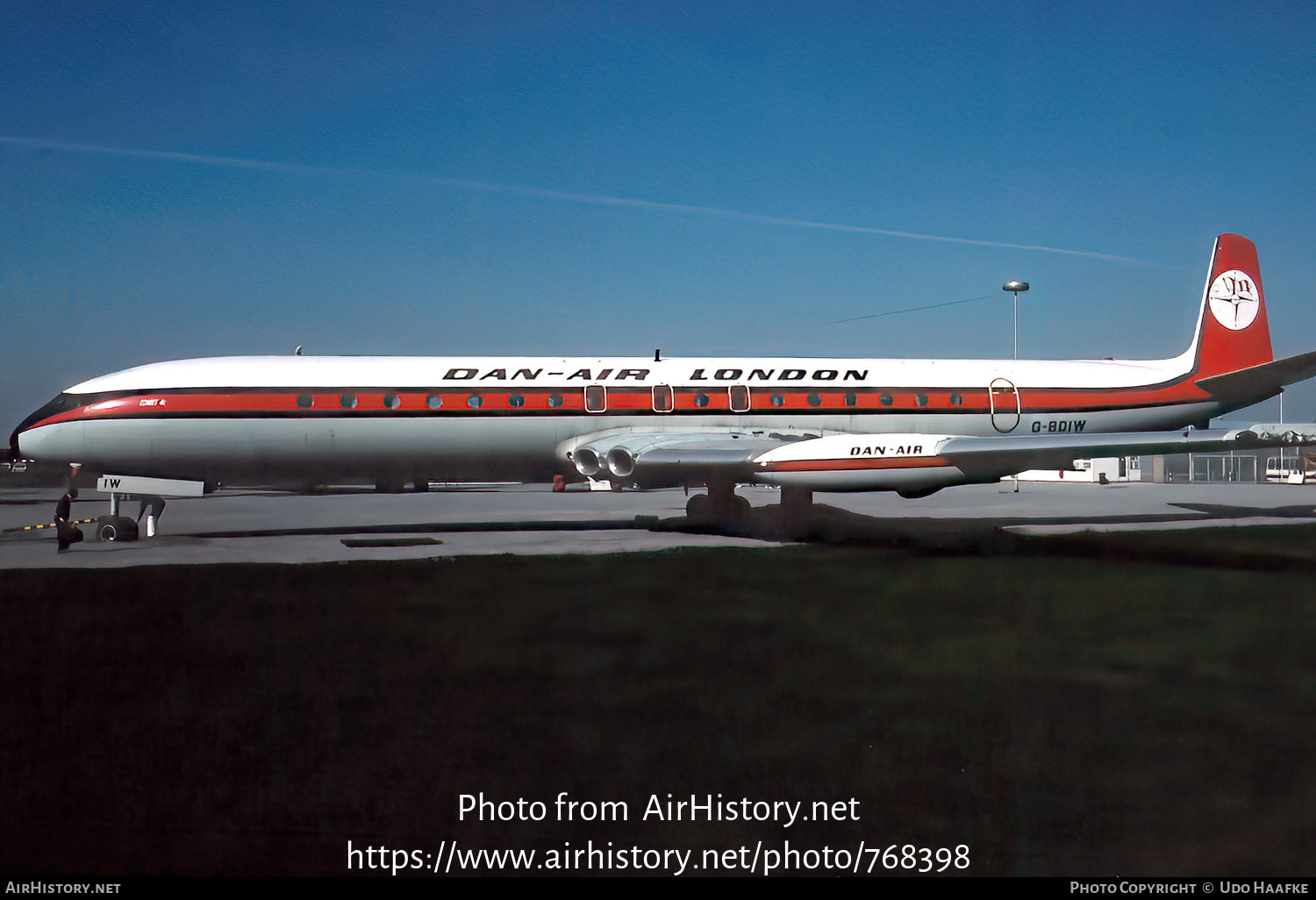 Aircraft Photo of G-BDIW | De Havilland D.H. 106 Comet 4C | Dan-Air London | AirHistory.net #768398