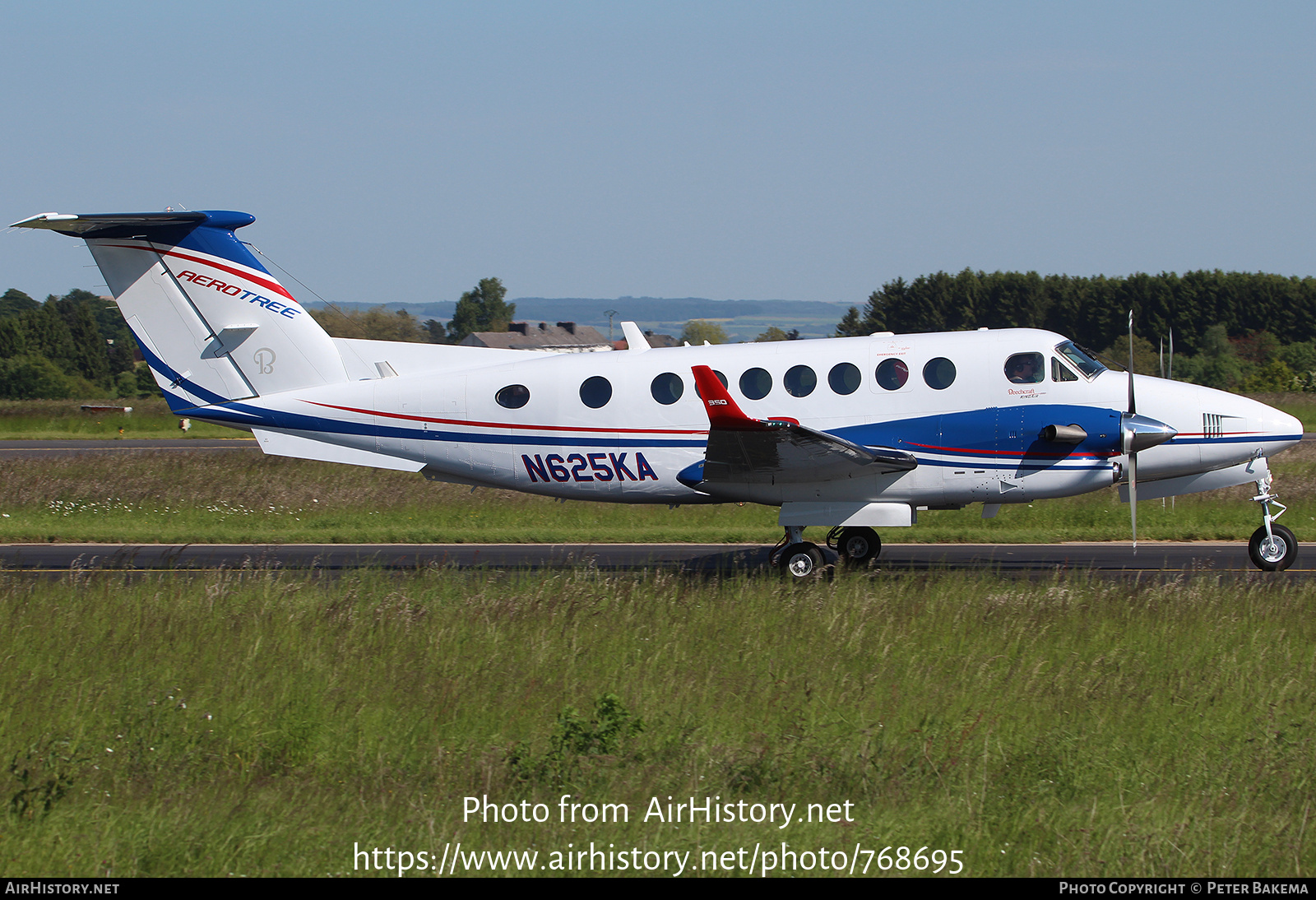 Aircraft Photo of N625KA | Beechcraft B300 King Air 350 | Aerotree Flight Service | AirHistory.net #768695