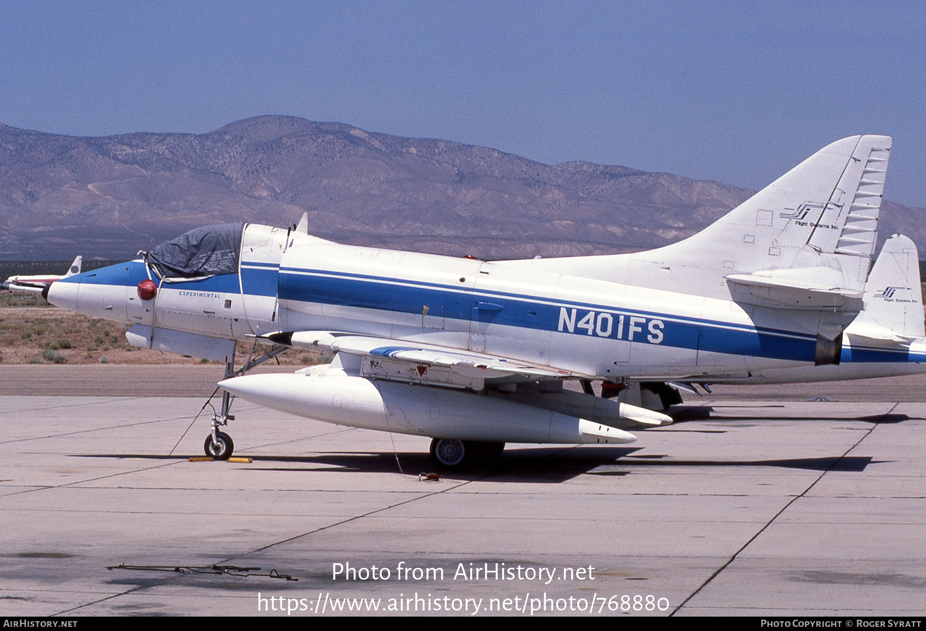 Aircraft Photo of N401FS | Douglas A-4C Skyhawk (A4D-2N) | Flight Systems Inc. | AirHistory.net #768880